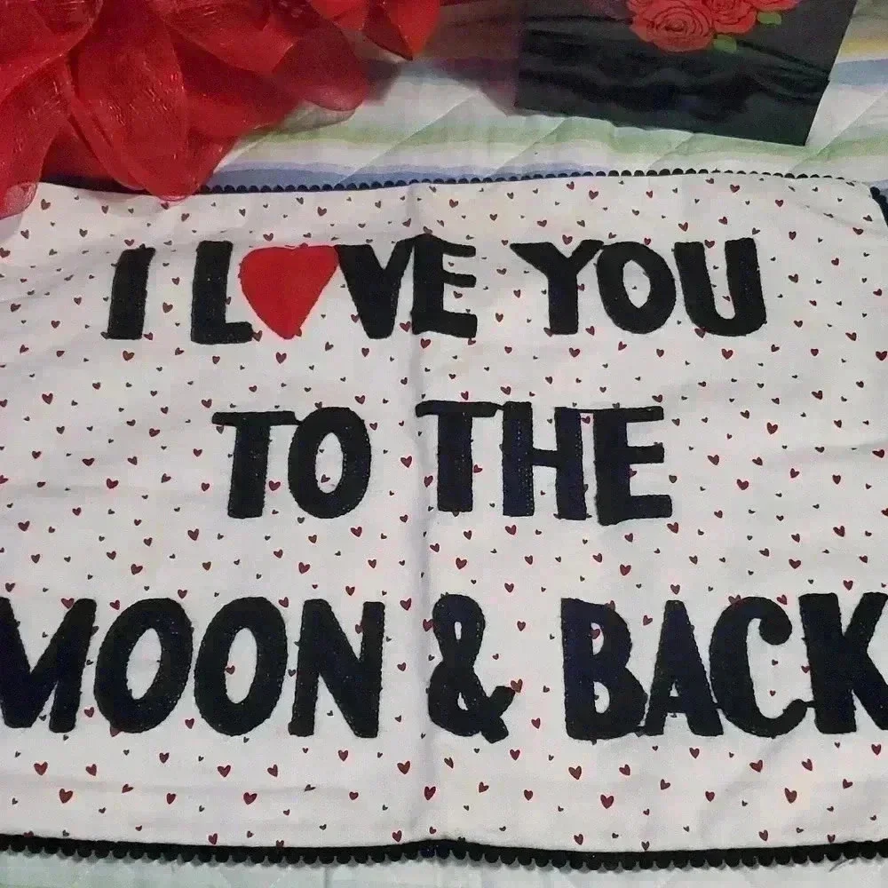 2 pillow covers (not the same)